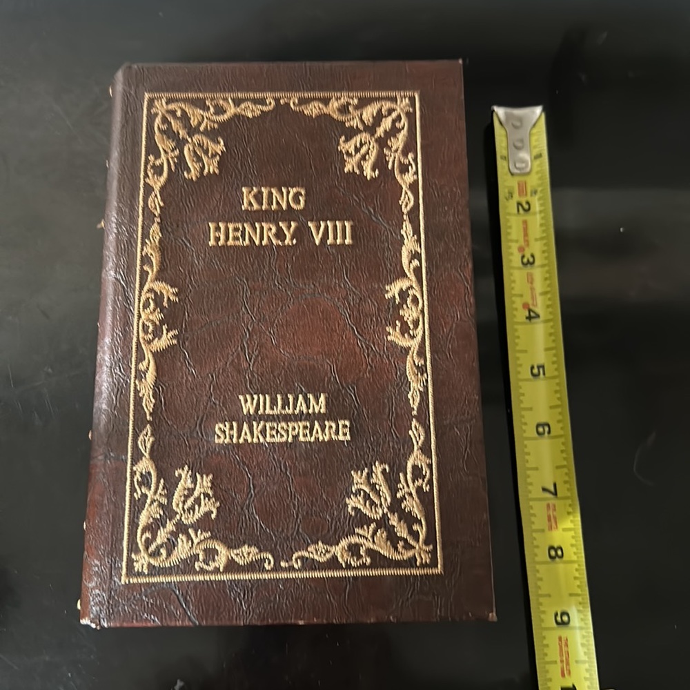 Cute Shakespeare Secret Stash book